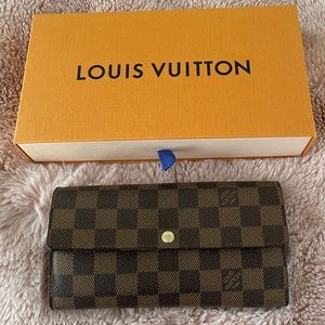 ✨ Authentic Louis Vuitton Sarah Wallet ✨